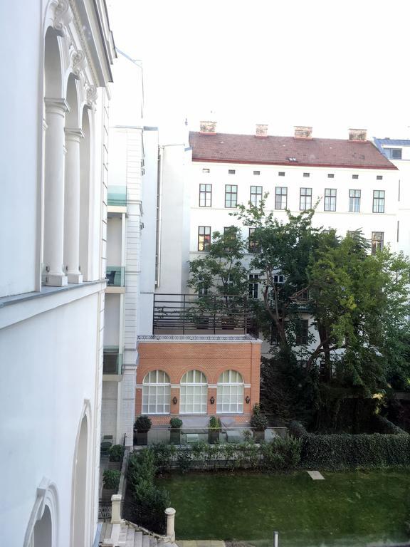 Apartments Near Rathaus Виена Екстериор снимка